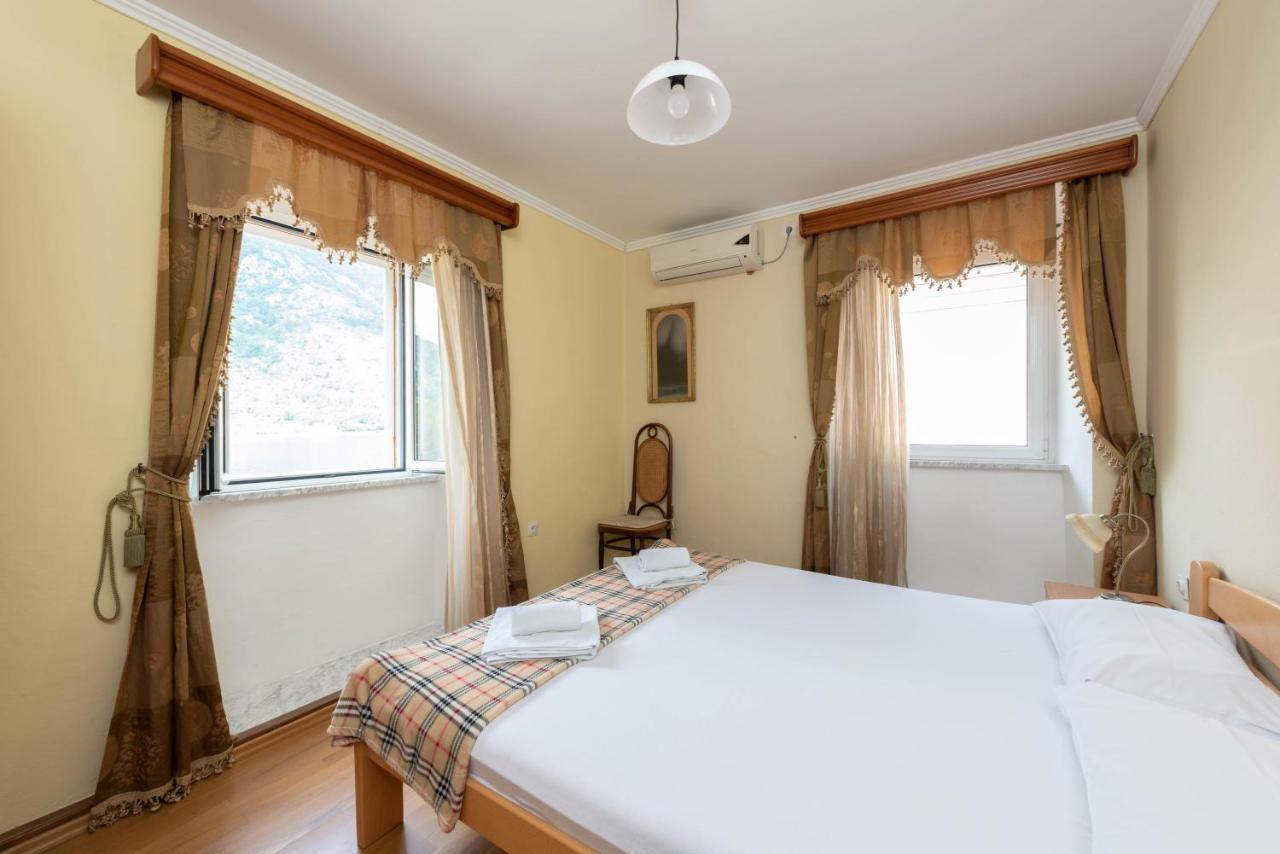 Apartments Radimir Kotor Exterior photo